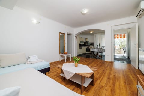 Apartments Carmen - Unit 126452-15