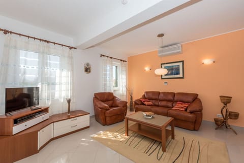 Villa Betina - Unit 51257-61