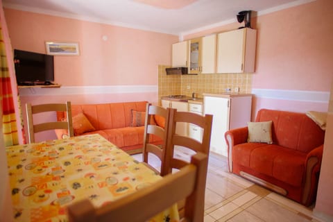 Apartments Manda - Unit 51267-61