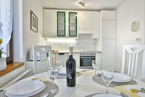 Apartments Gloria - Unit 51403-61