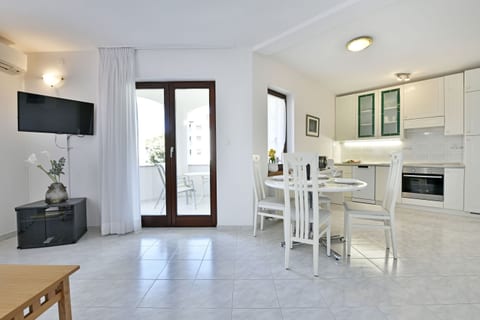 Apartments Gloria - Unit 51403-61