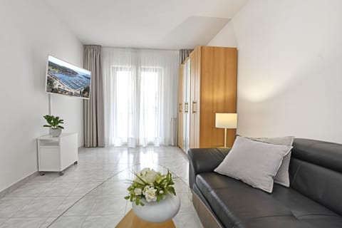 Apartments Gloria - Unit 51404-61