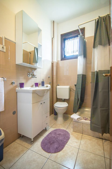 Room Anton - Unit 51421-61