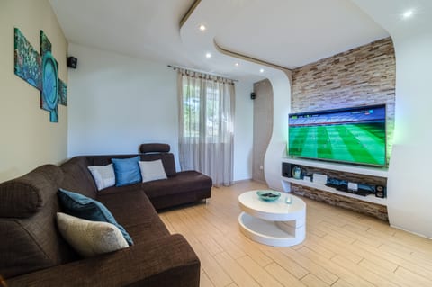 Villa Bravura - Unit 51546-61