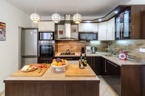 Villa Bravura - Unit 51546-61