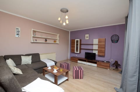 Villa Mirka - Unit 51567-61