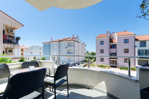 Apartments Valbruna - Unit 51630-61