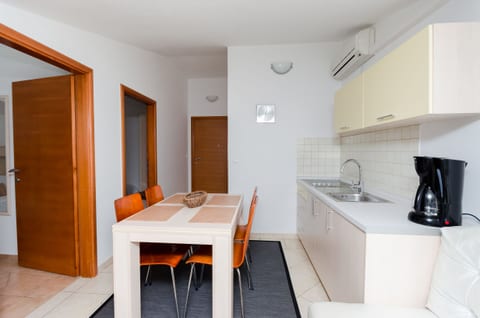 Apartments Valbruna - Unit 51631-61