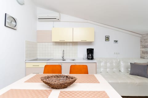 Apartments Valbruna - Unit 51631-61