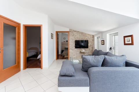 Apartments Valbruna - Unit 51633-61