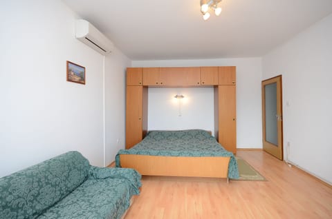 Apartments Mladen Jelica - Unit 51640-61