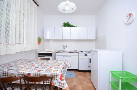 Apartments Mladen Jelica - Unit 51640-61