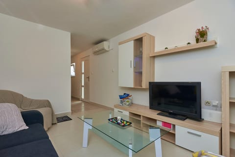 House Doris - Unit 51657-61