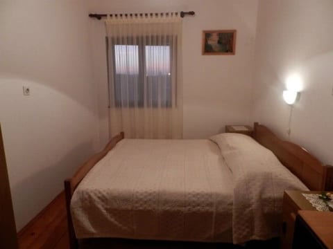 Apartments and Rooms Ana - Unit 51666-61