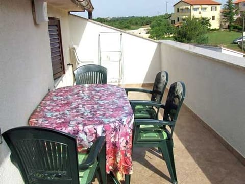 Apartments and Rooms Ana - Unit 51666-61
