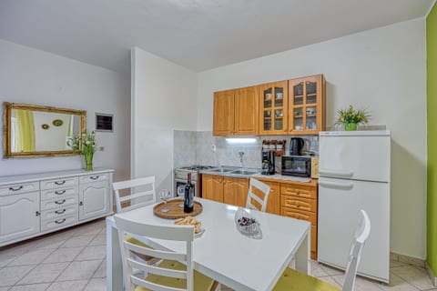 Apartment Marija - Unit 51960-61