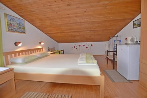 Apartments and Rooms Viktorija - Unit 52168-61