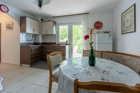 Apartments Vera - Unit 52232-61