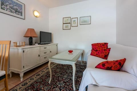 Apartments Vera - Unit 52233-61