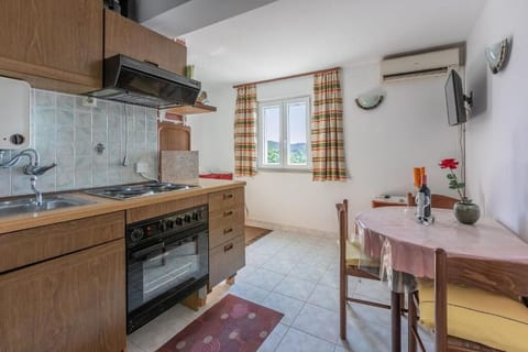 Apartments Vera - Unit 52234-61