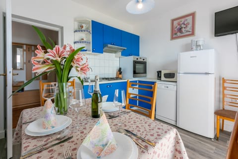 Apartments Ljiljana - Unit 52257-61