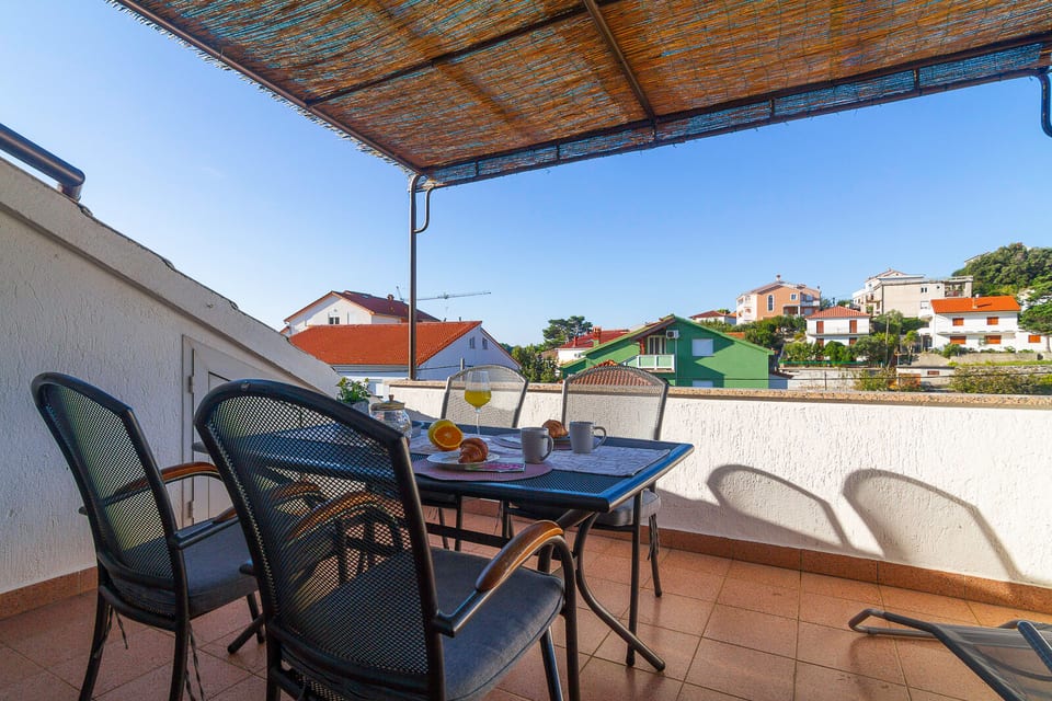 Apartments Dolores - Unit 52261-61 - Croatia