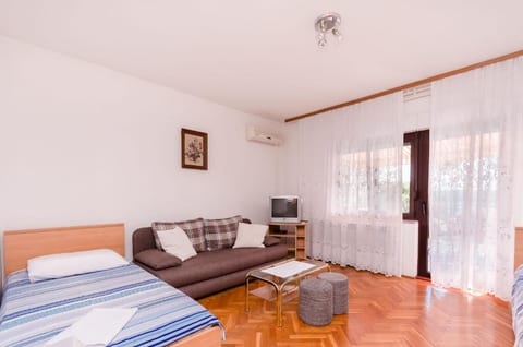 Apartments Nenad - Unit 52284-61