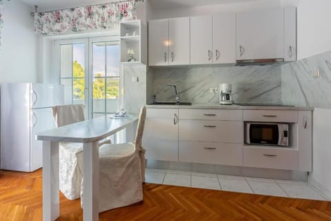 Apartments Vila Antula - Unit 52370-61