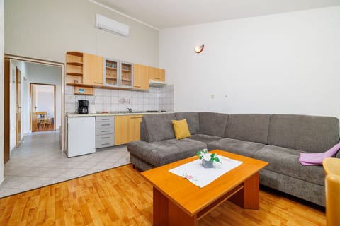 Apartments Krunoslav - Unit 52622-61