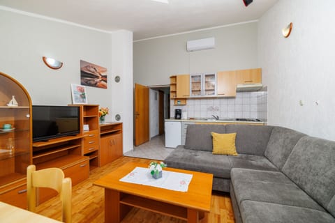 Apartments Krunoslav - Unit 52622-61