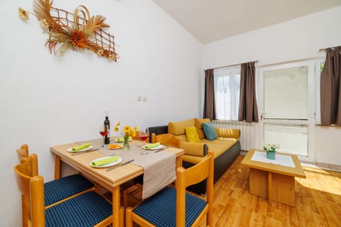Apartments Krunoslav - Unit 52624-61