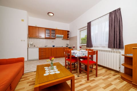 Apartments Krunoslav - Unit 52625-61