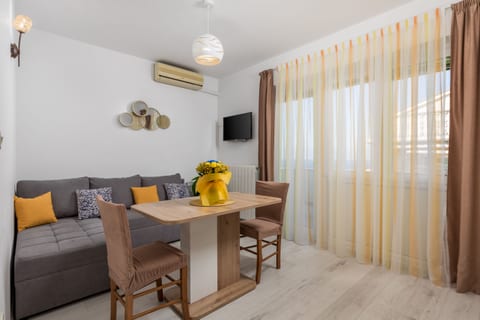 Apartments and Room Slavica - Unit 52660-61