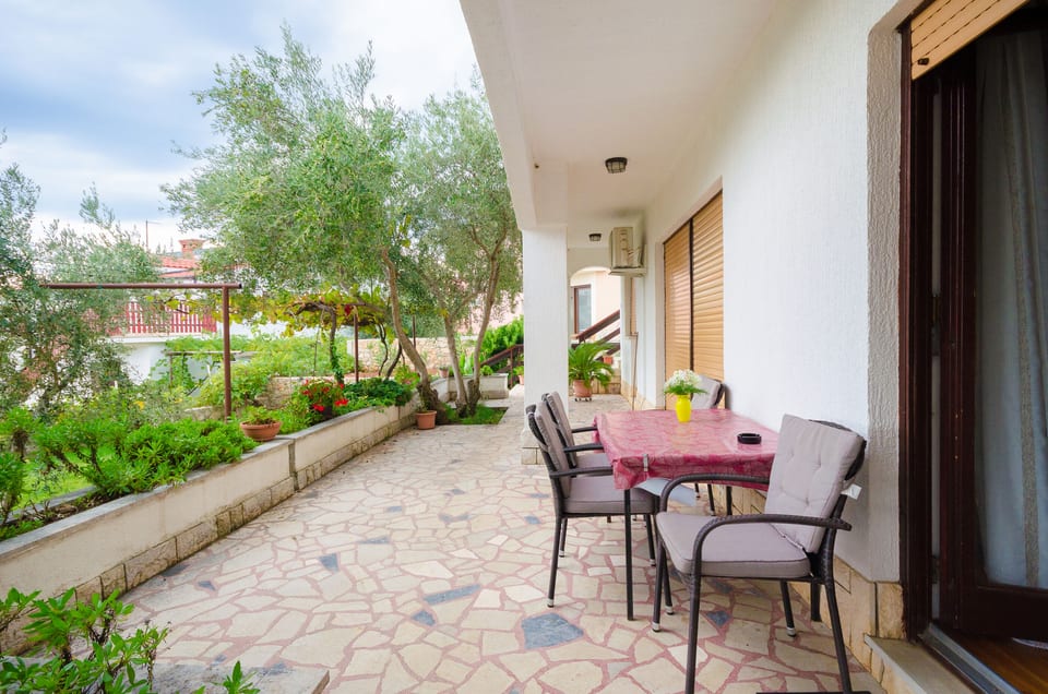 Apartments Ivanka - Unit 52665-61