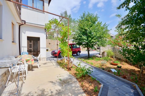 Apartments Ivanka - Unit 52666-61