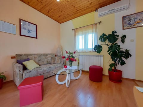 Apartments Marica - Unit 52673-61