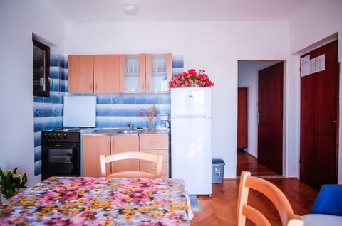 Apartments Biserka - Unit 52680-61