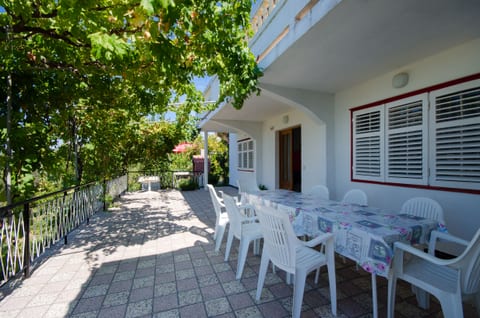 Apartments Biserka - Unit 52682-61