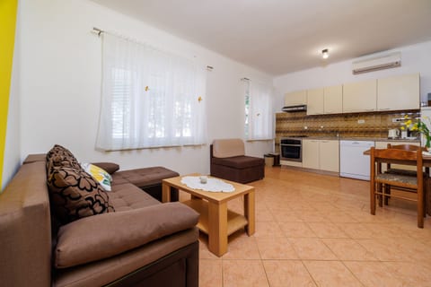 Apartments Ljubica - Unit 52695-61