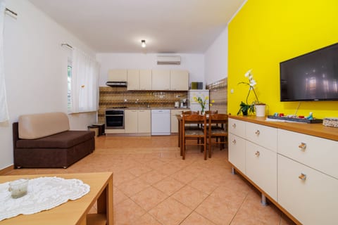 Apartments Ljubica - Unit 52695-61