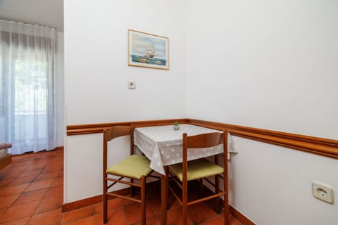 Apartments Info - Unit 52706-61