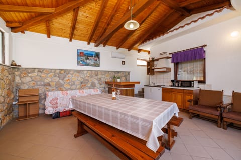 Apartments Info - Unit 52711-61