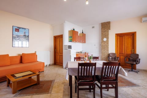 Apartments Info - Unit 129784-5