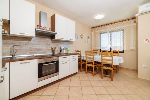 Apartments Dragica - Unit 52981-61