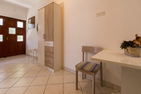 Apartments Dora - Unit 53036-61