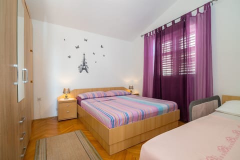 Apartments Tolj - Unit 54716-61