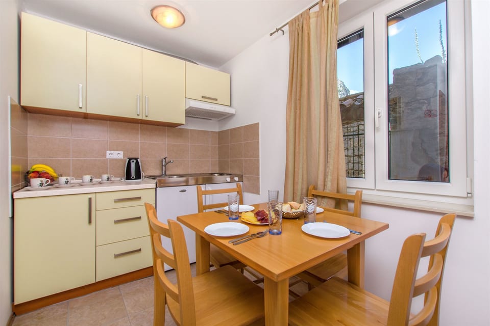 Apartments Mira - Unit 54831-61 - Croatia