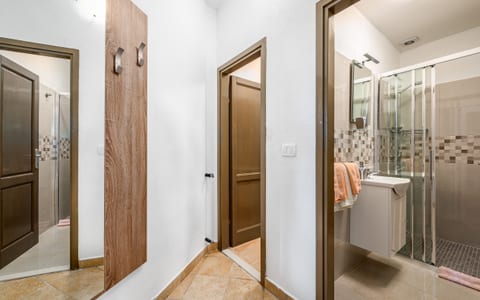 Apartments Wellness - Unit 206892-16