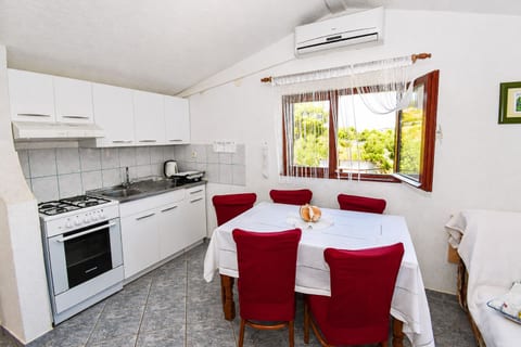 Apartment Veronika - Unit 55027-61