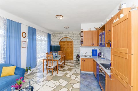 House Mladen - Unit 56067-61